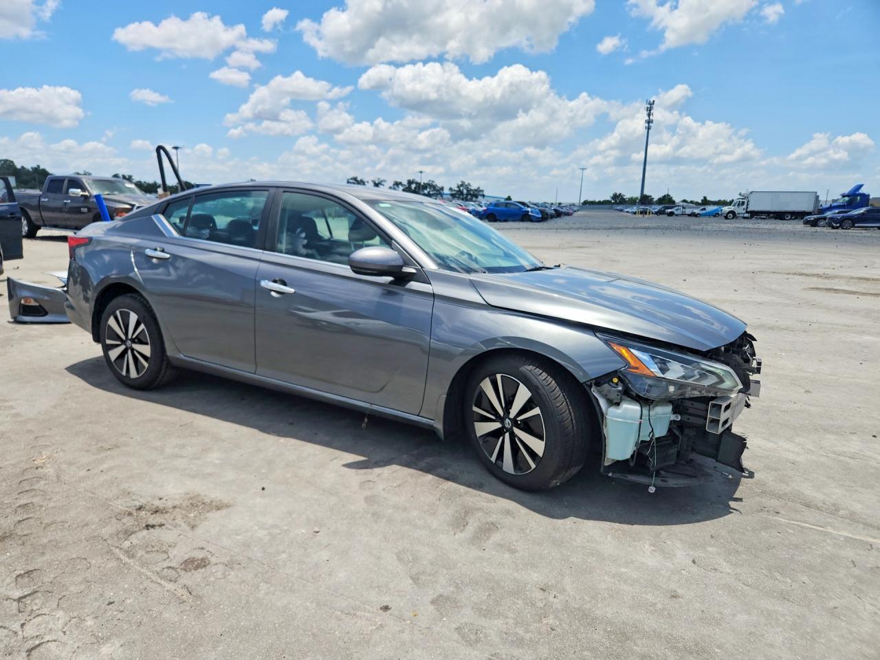 2022 Nissan Altima - Фото 4