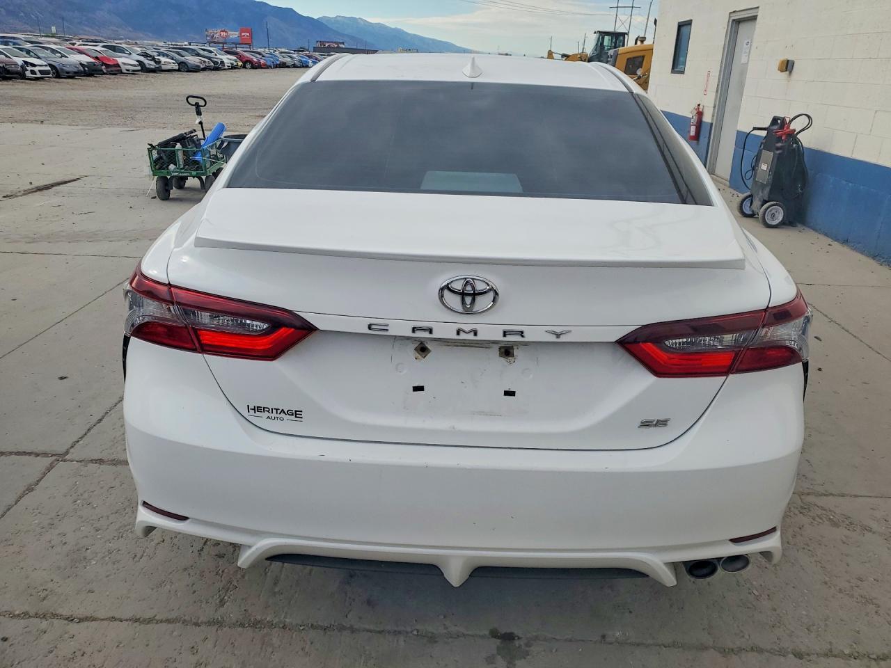 2021 Toyota Camry Se - Image 6
