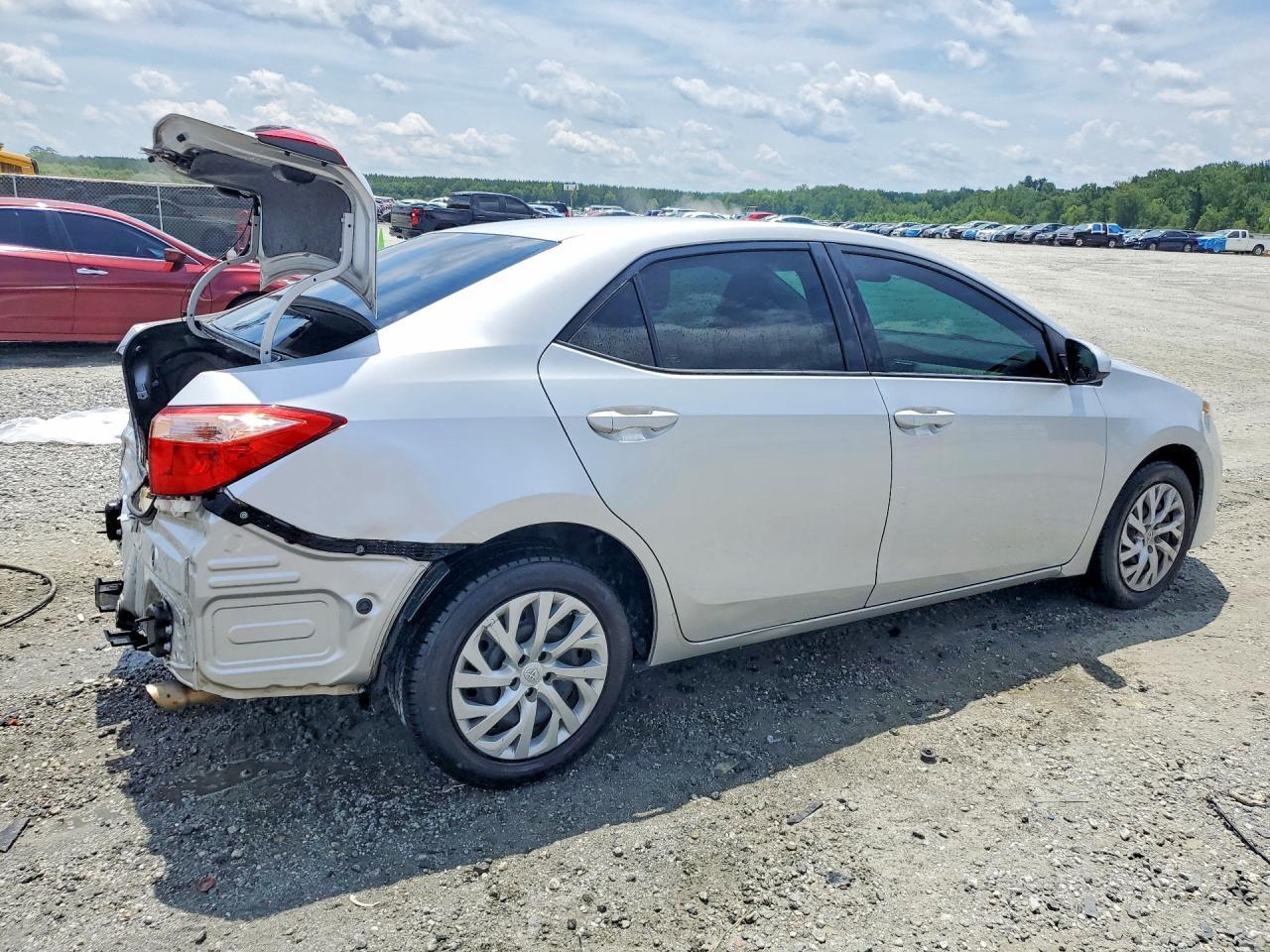 2018 Toyota Corolla Le - Фото 3
