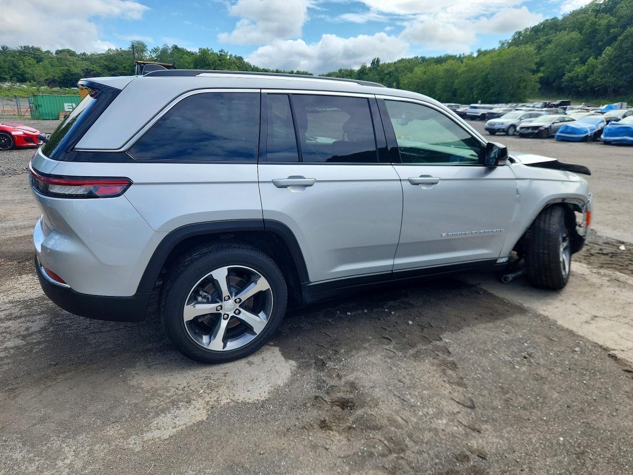 2023 Jeep Grand Cherokee Limited 4Xe - Image 3