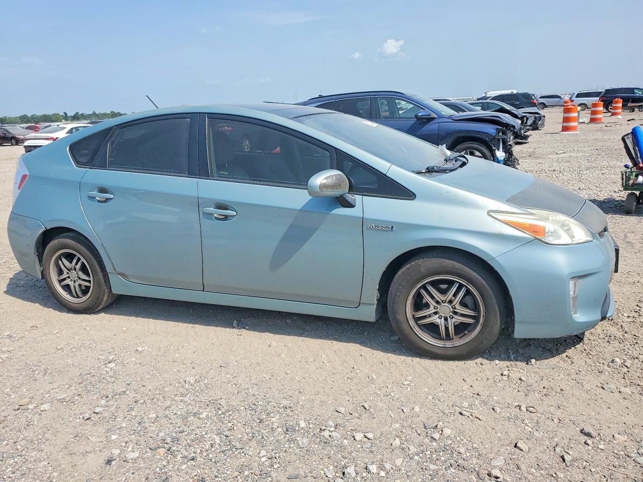 2013 Toyota Prius Three - Image 4