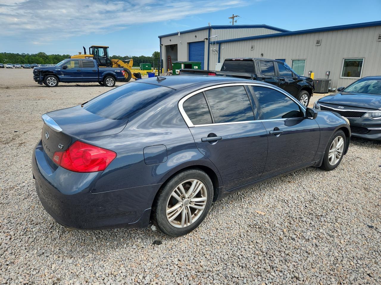 2010 Infiniti G37 Sedan Base - Image 3