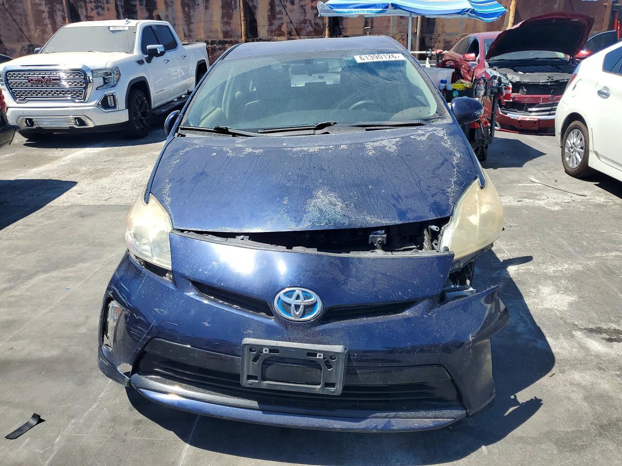 2012 Toyota Prius Two - Фото 5