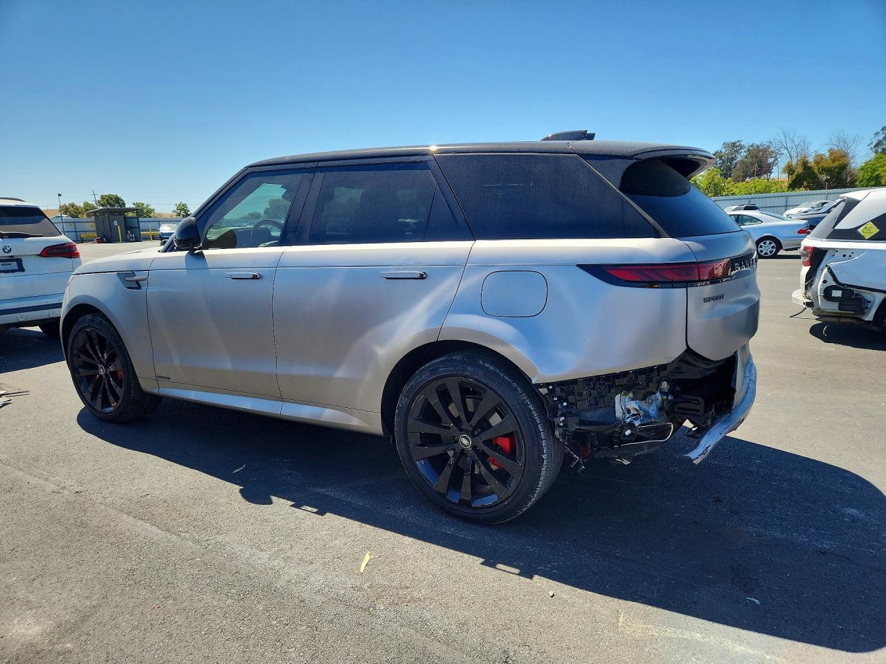 2025 Land Rover Range Rover Sport Autobiography - Image 2
