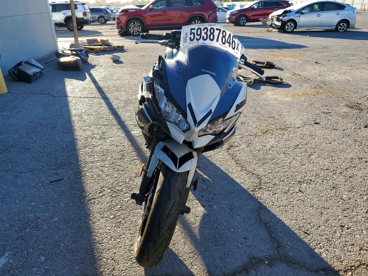 2023 Kawasaki Ex650 R - Image 2