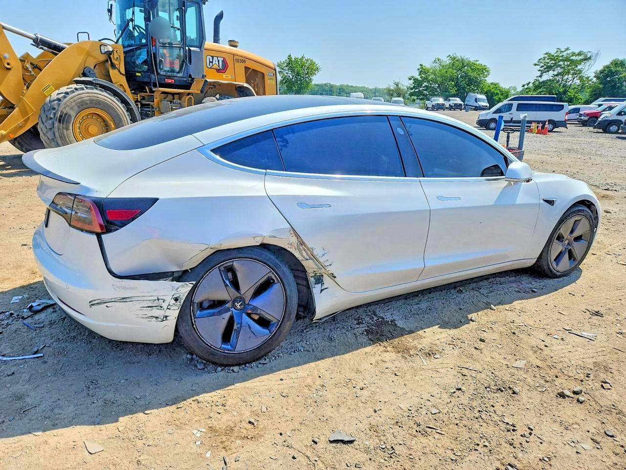 2020 Tesla Model 3 - Image 3