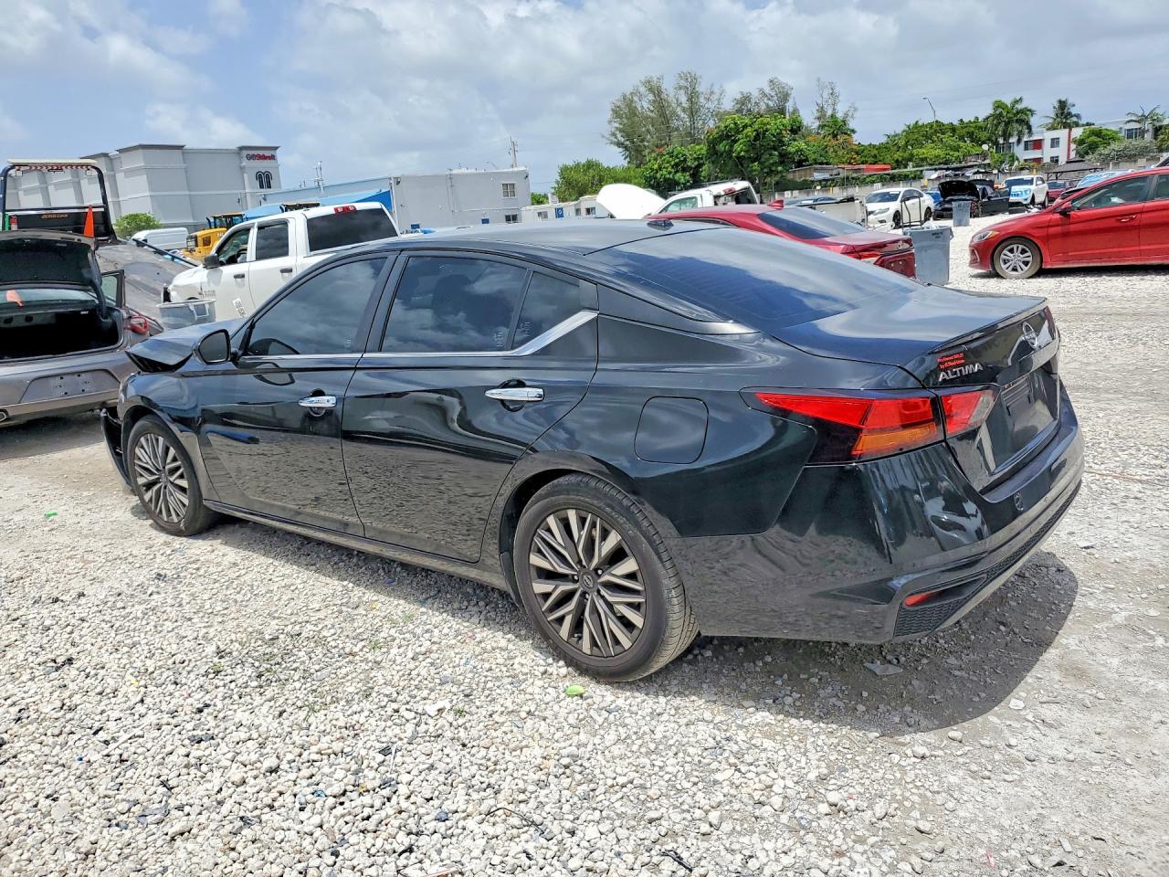 2023 Nissan Altima Sv - Фото 2