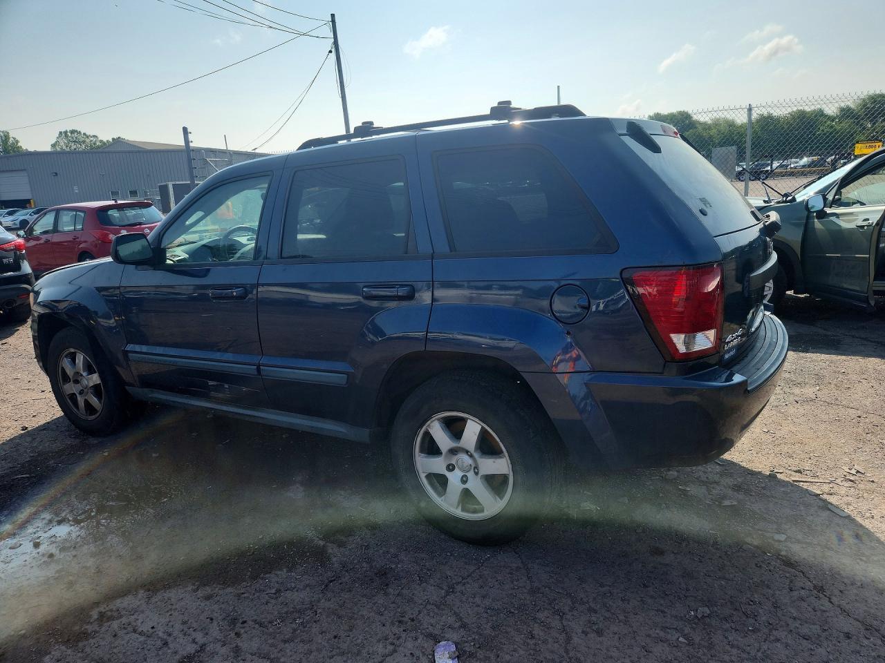 2009 Jeep Grand Cherokee Laredo - Image 2