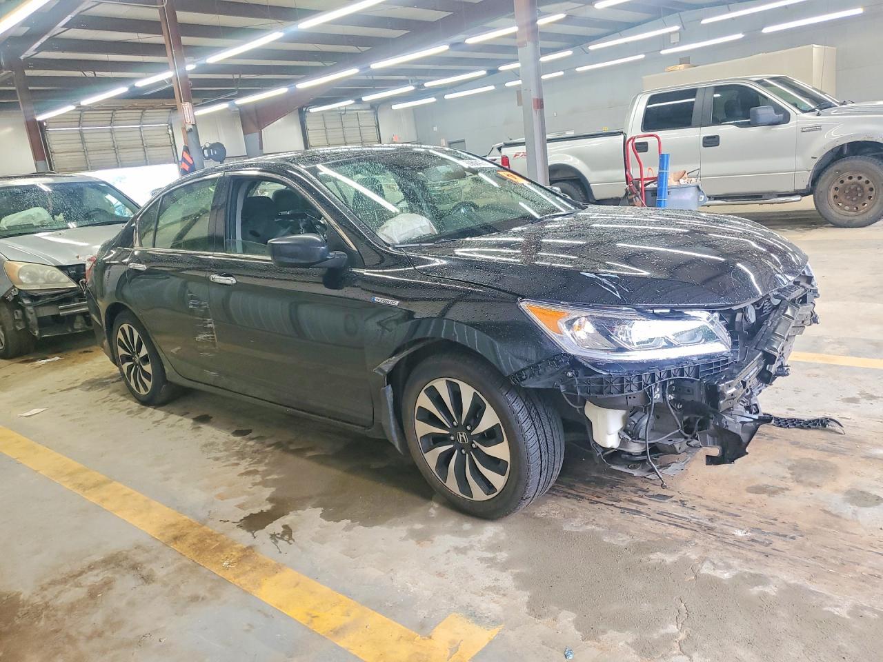 2017 Honda Accord Hybrid - Image 4