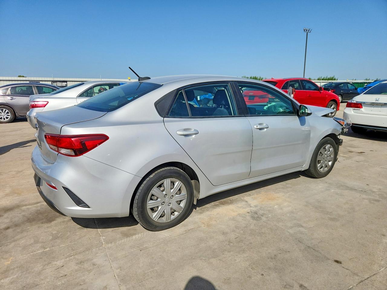 2021 Kia Rio Lx - Фото 3