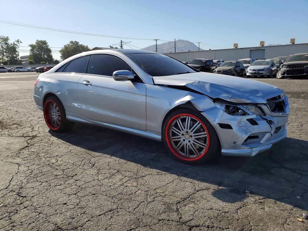 2010 Mercedes-Benz E 550 - Фото 4