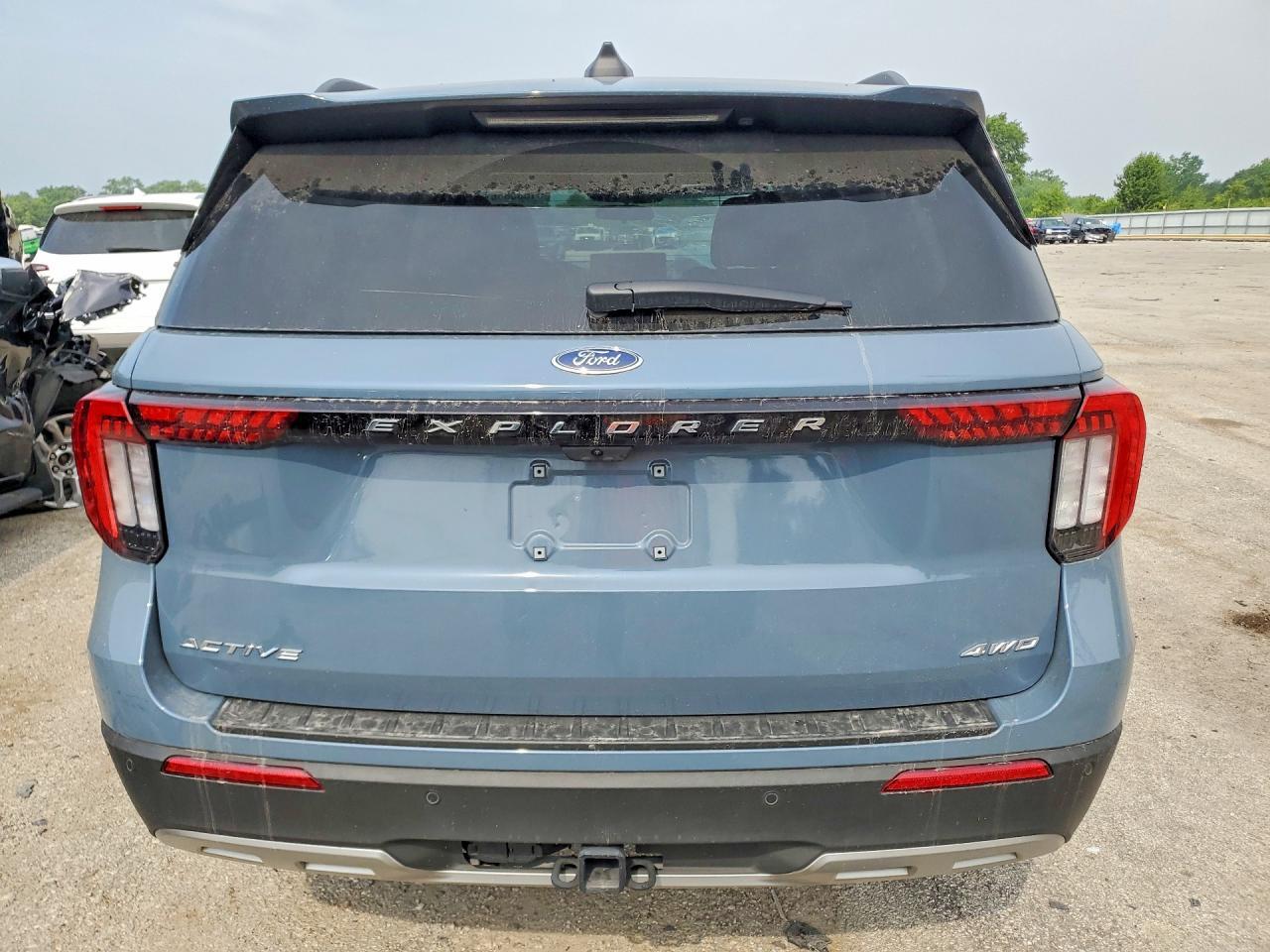 2025 Ford Explorer Active - Фото 6