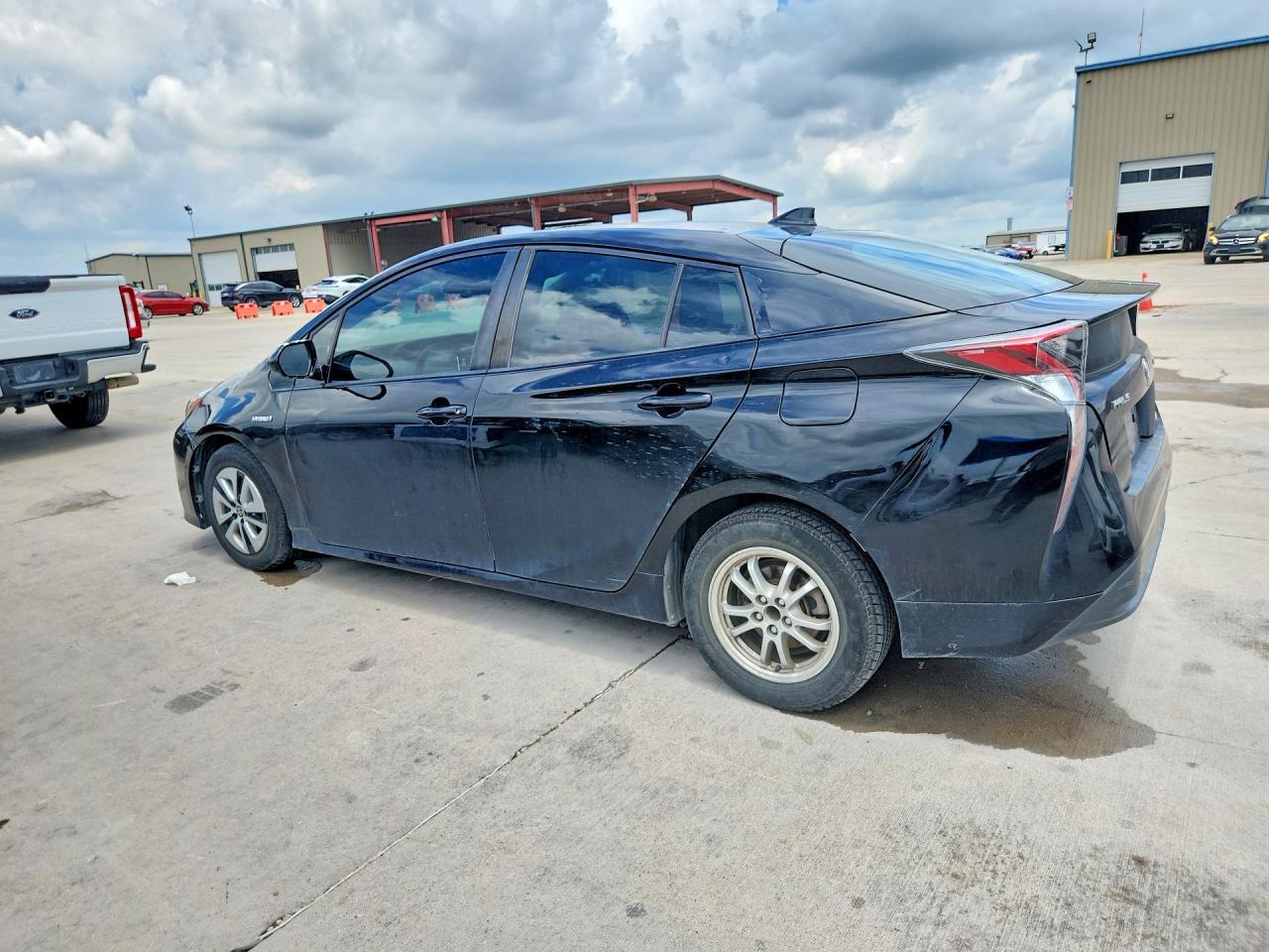 2017 Toyota Prius Two Eco - Фото 2