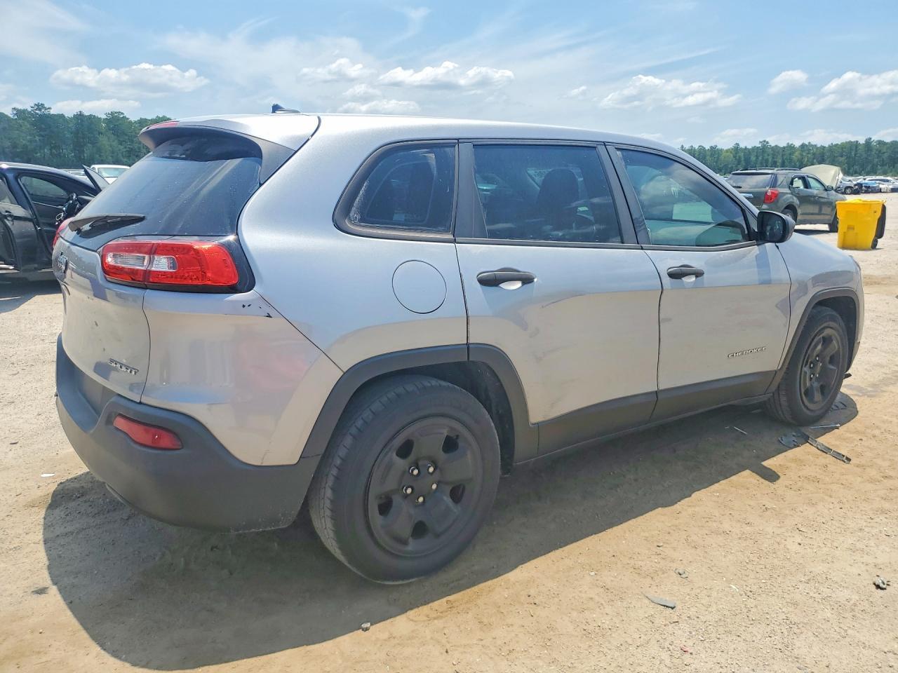 2014 Jeep Cherokee Sport - Image 3