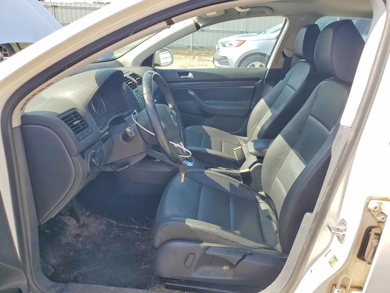 2010 Volkswagen Jetta Se - Image 7