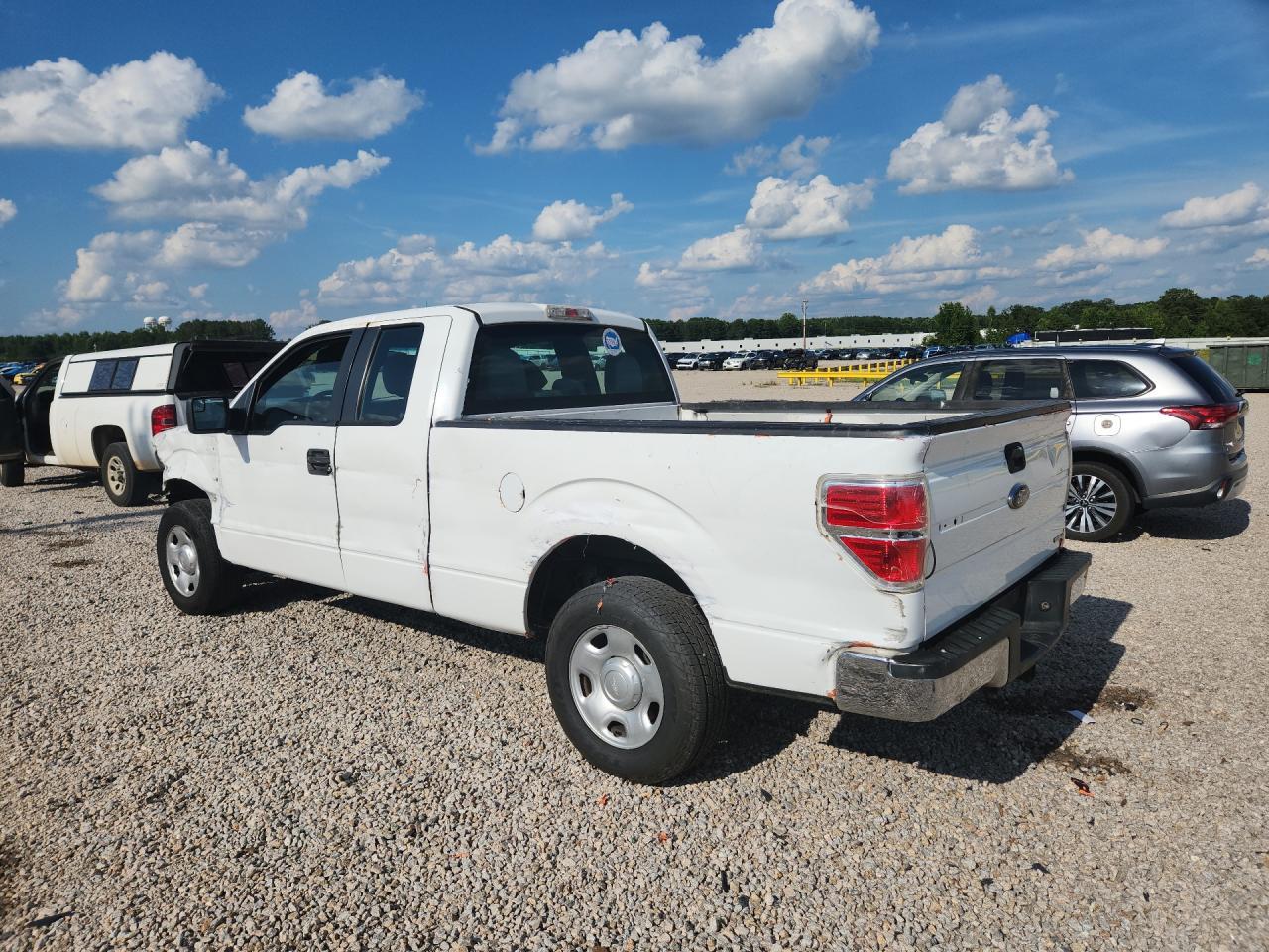 2013 Ford F150 Super Cab - Фото 2