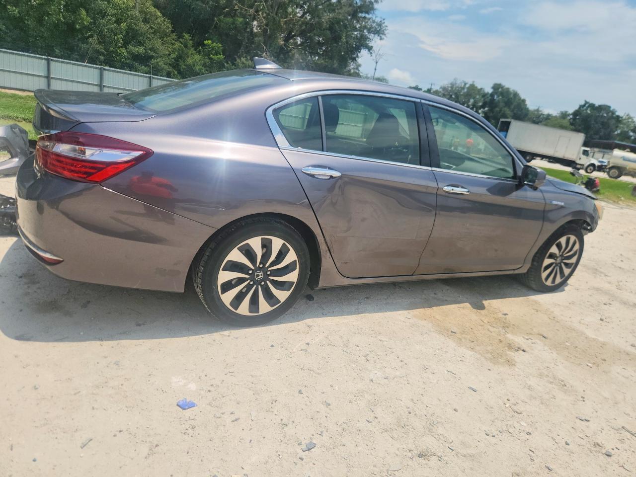 2017 Honda Accord Hybrid - Фото 3