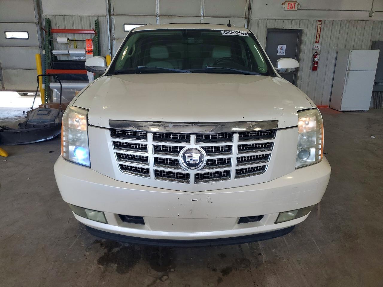 2007 Cadillac Escalade Luxury - Image 5