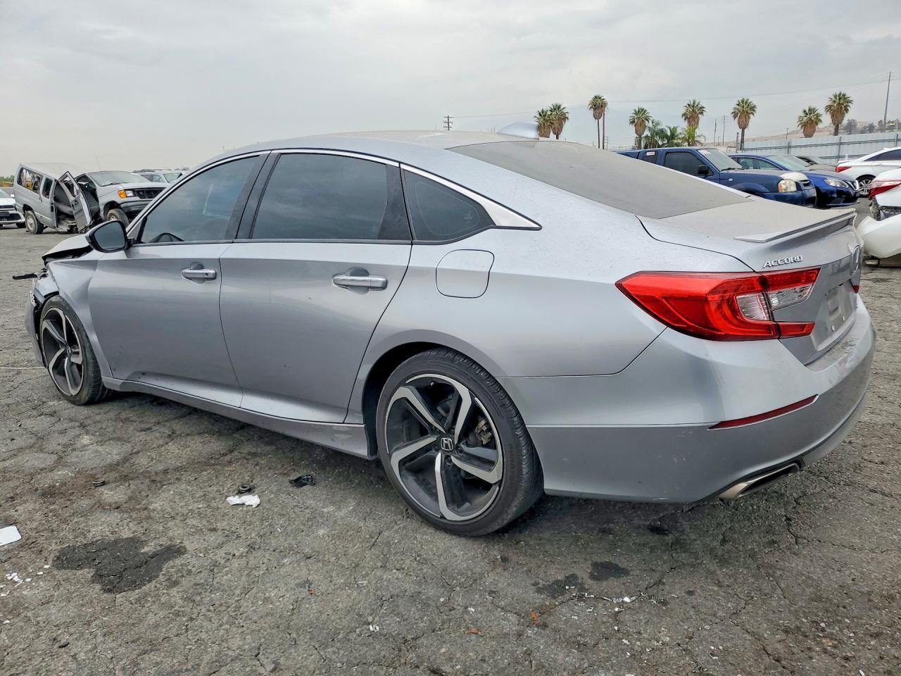 2018 Honda Accord Sport - Фото 2