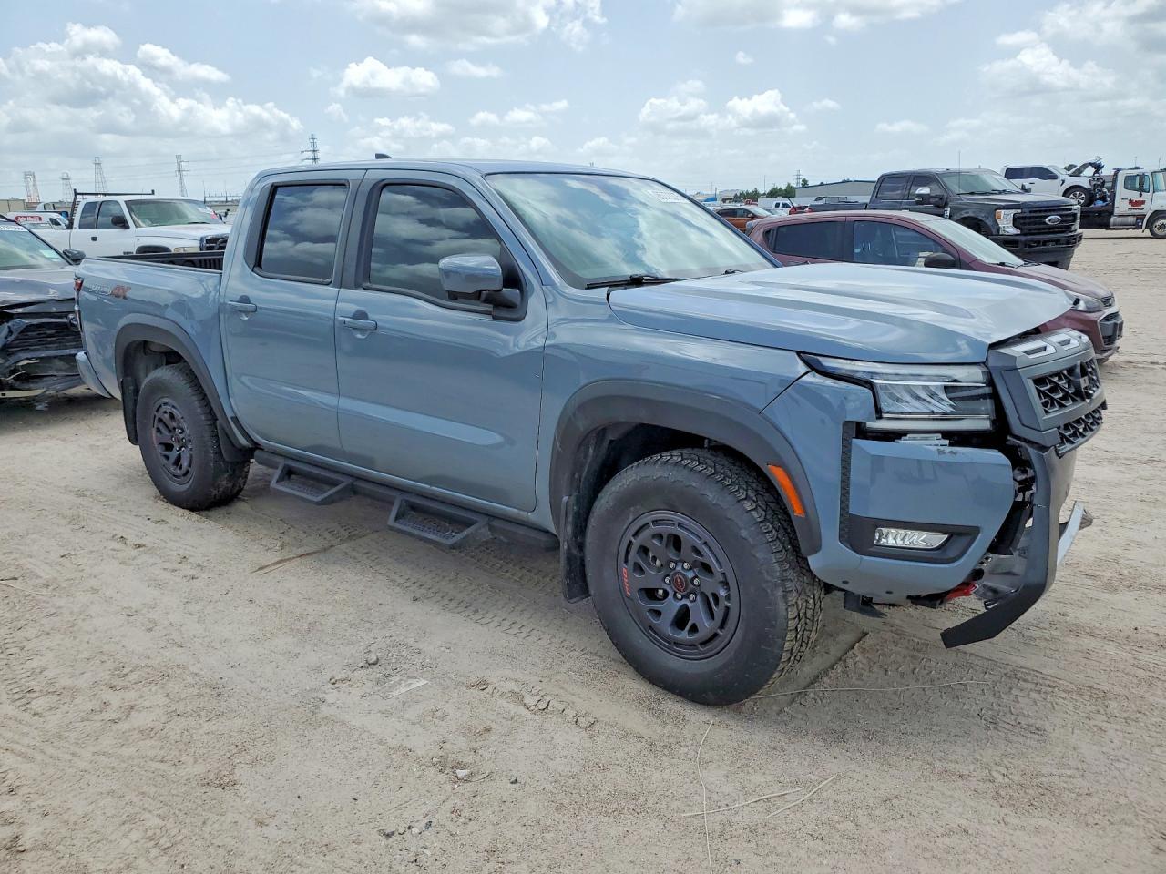 2025 Nissan Frontier Pro-4X - Image 4