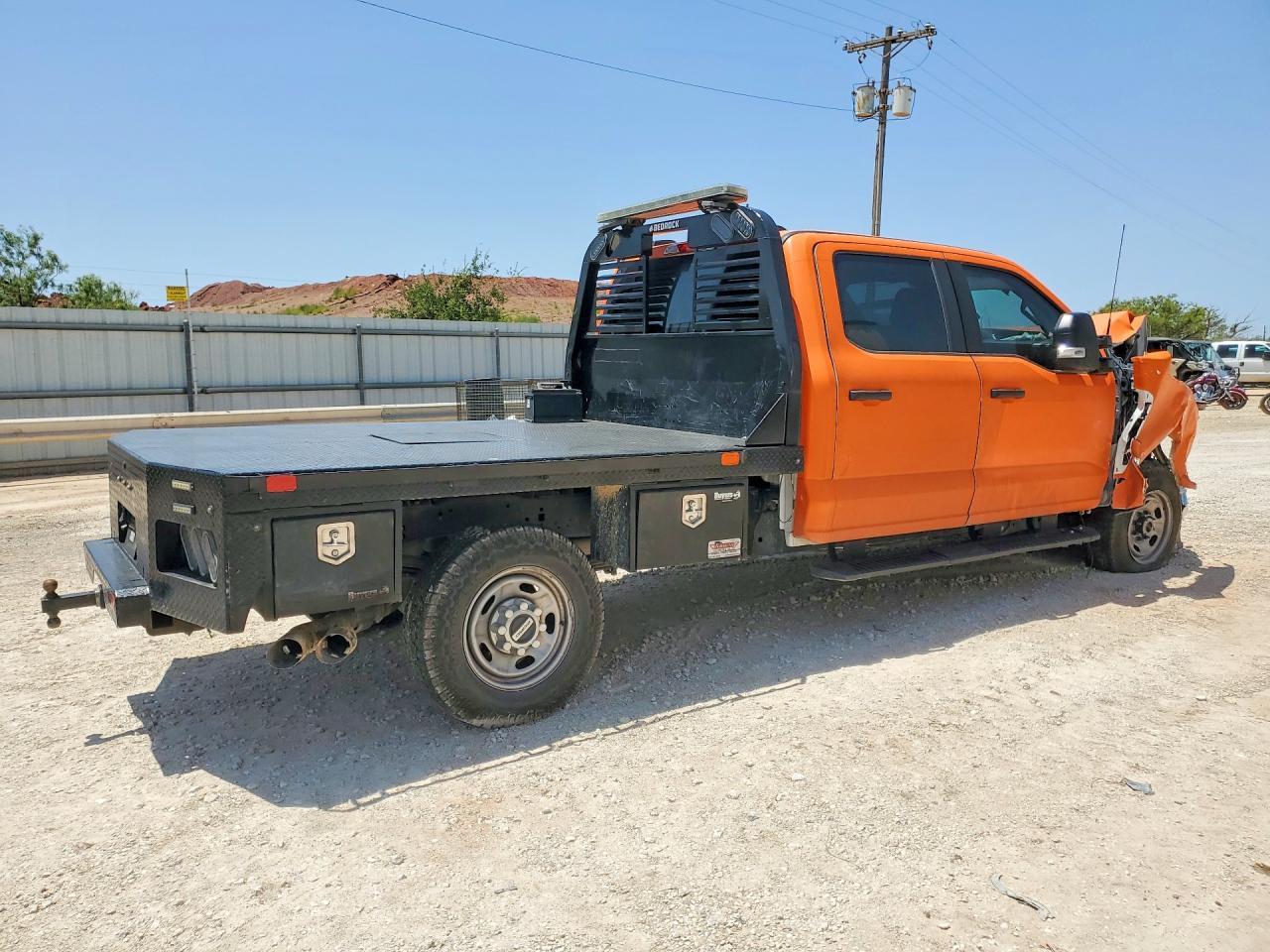 2025 Ford F250 Super Duty - Image 3
