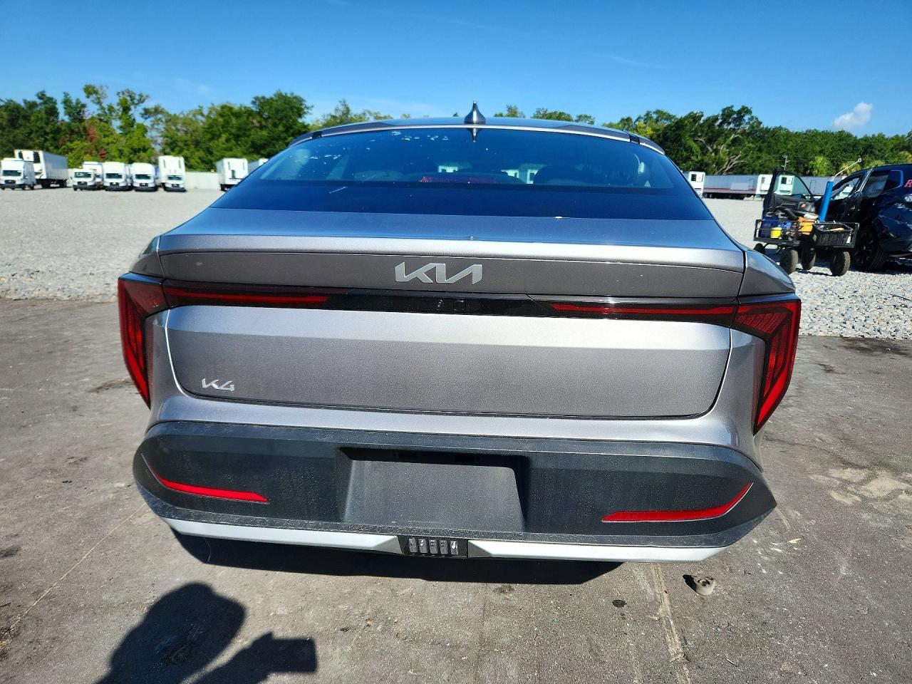 2025 Kia K4 Lxs - Image 6
