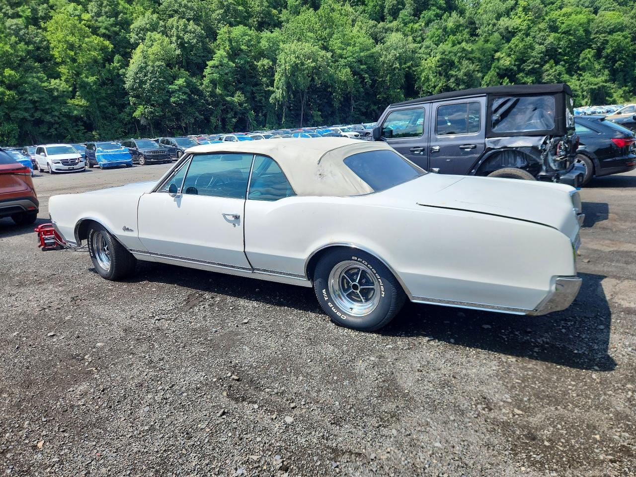 1967 Oldsmobile Cutlass - Image 2