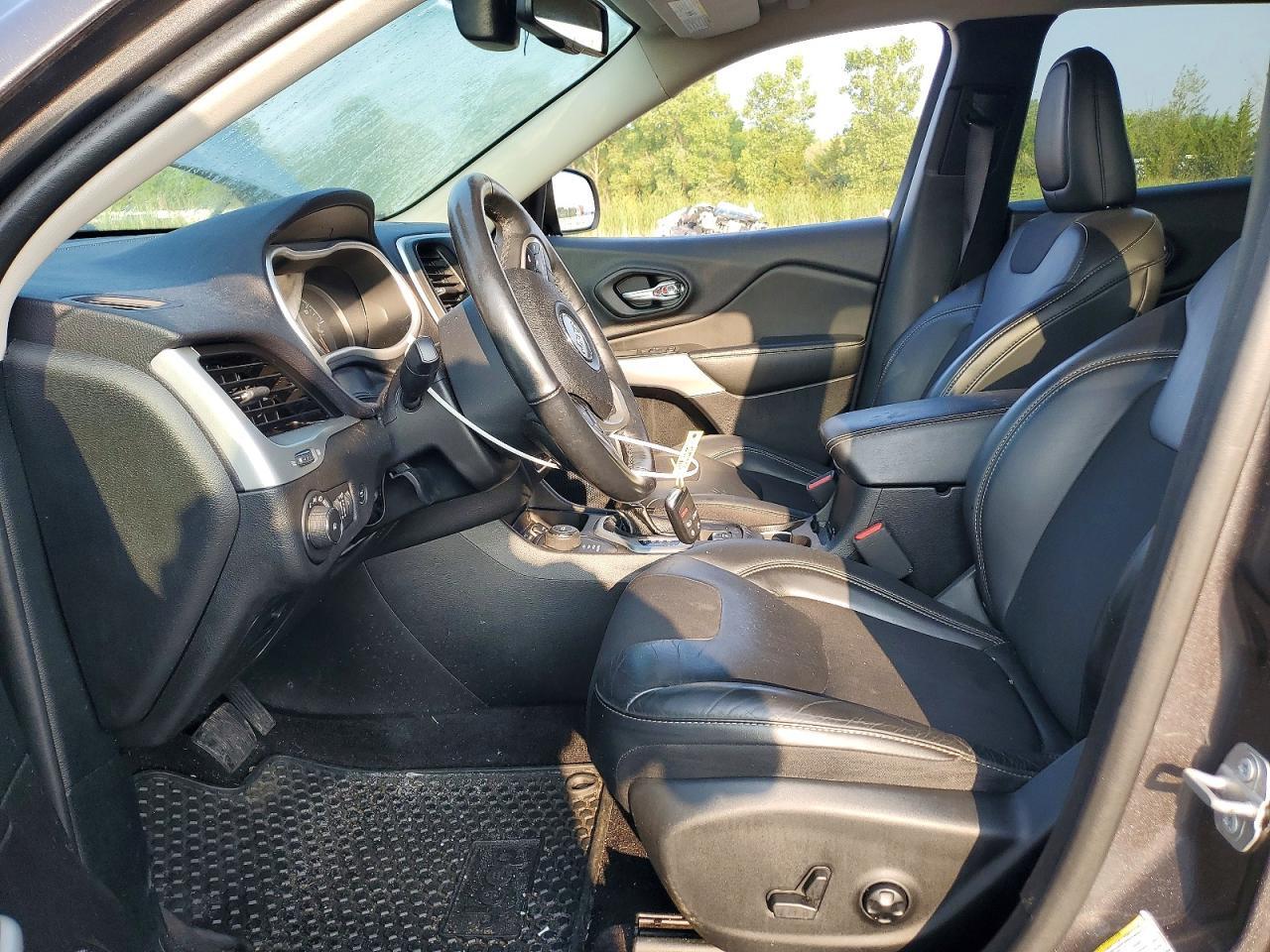 2018 Jeep Cherokee Latitude Plus - Image 7
