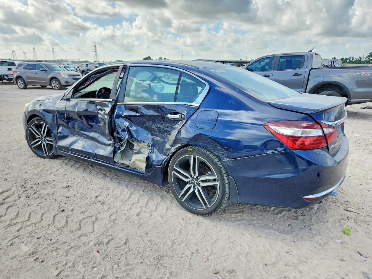 2017 Honda Accord Sport - Image 2