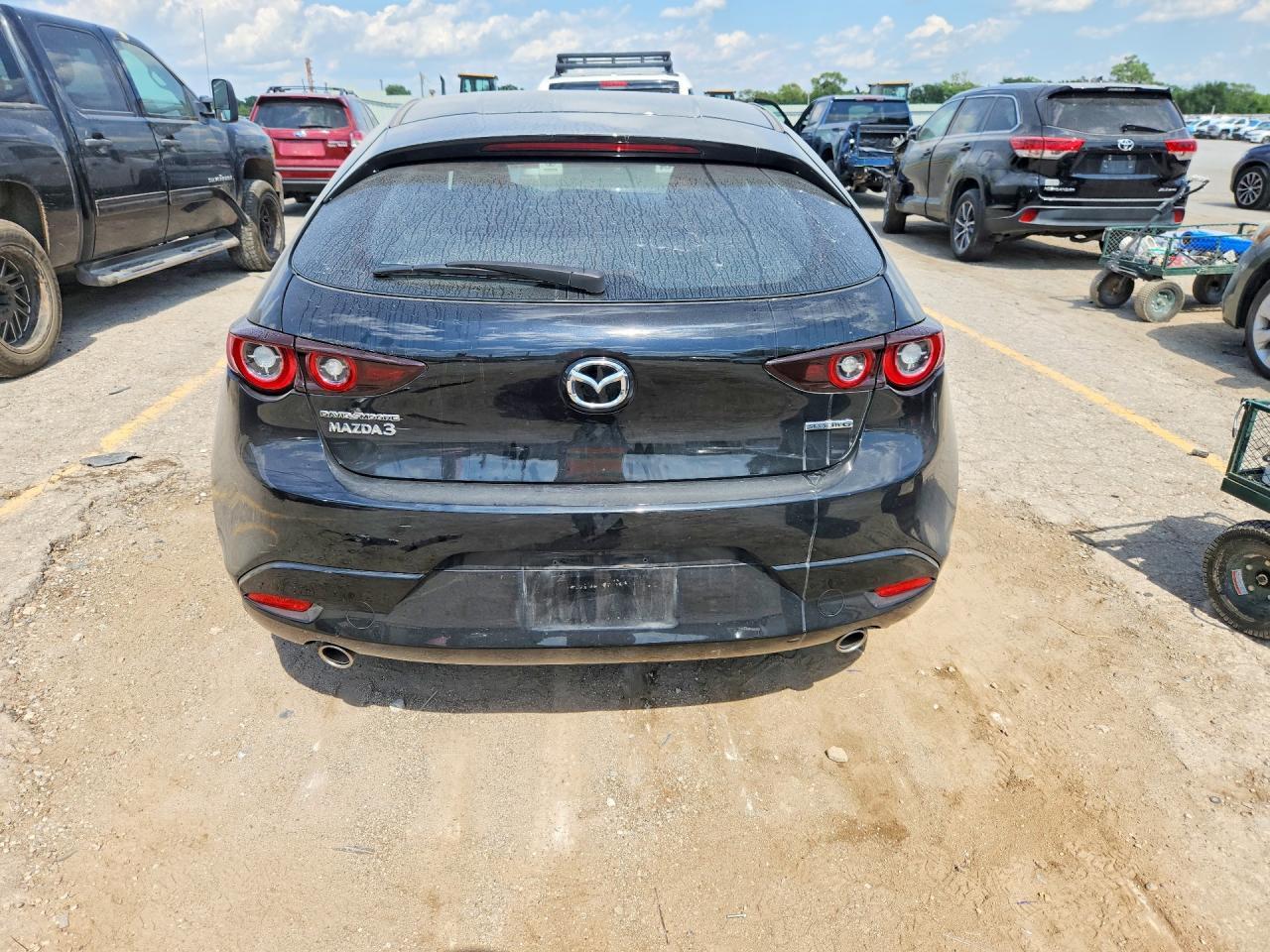 2025 Mazda 3 Preferred - Image 6