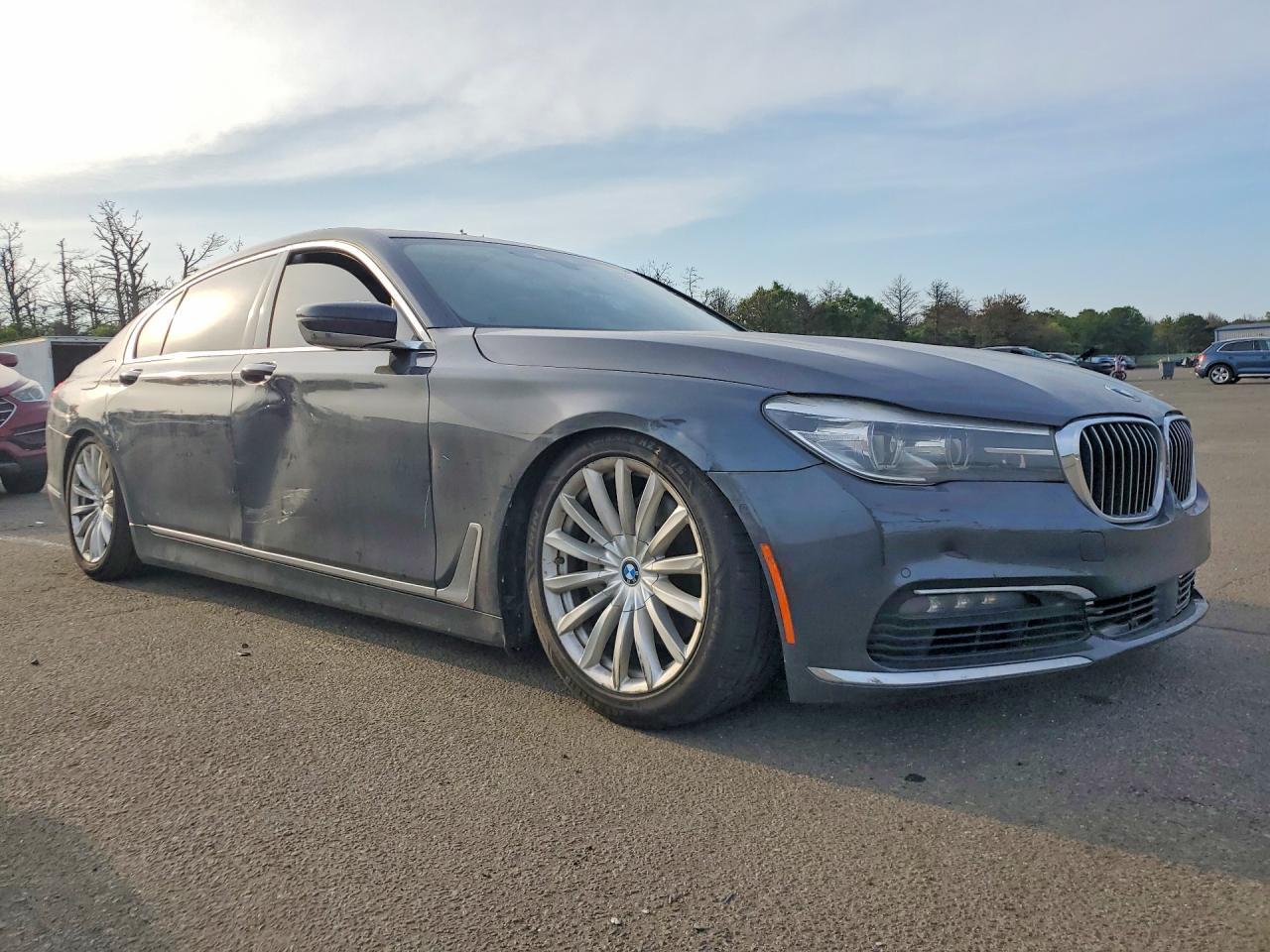 2016 BMW 740 I - Image 4