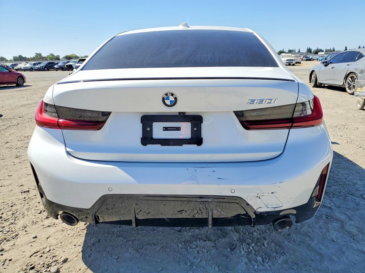 2026 BMW 330I - Фото 6
