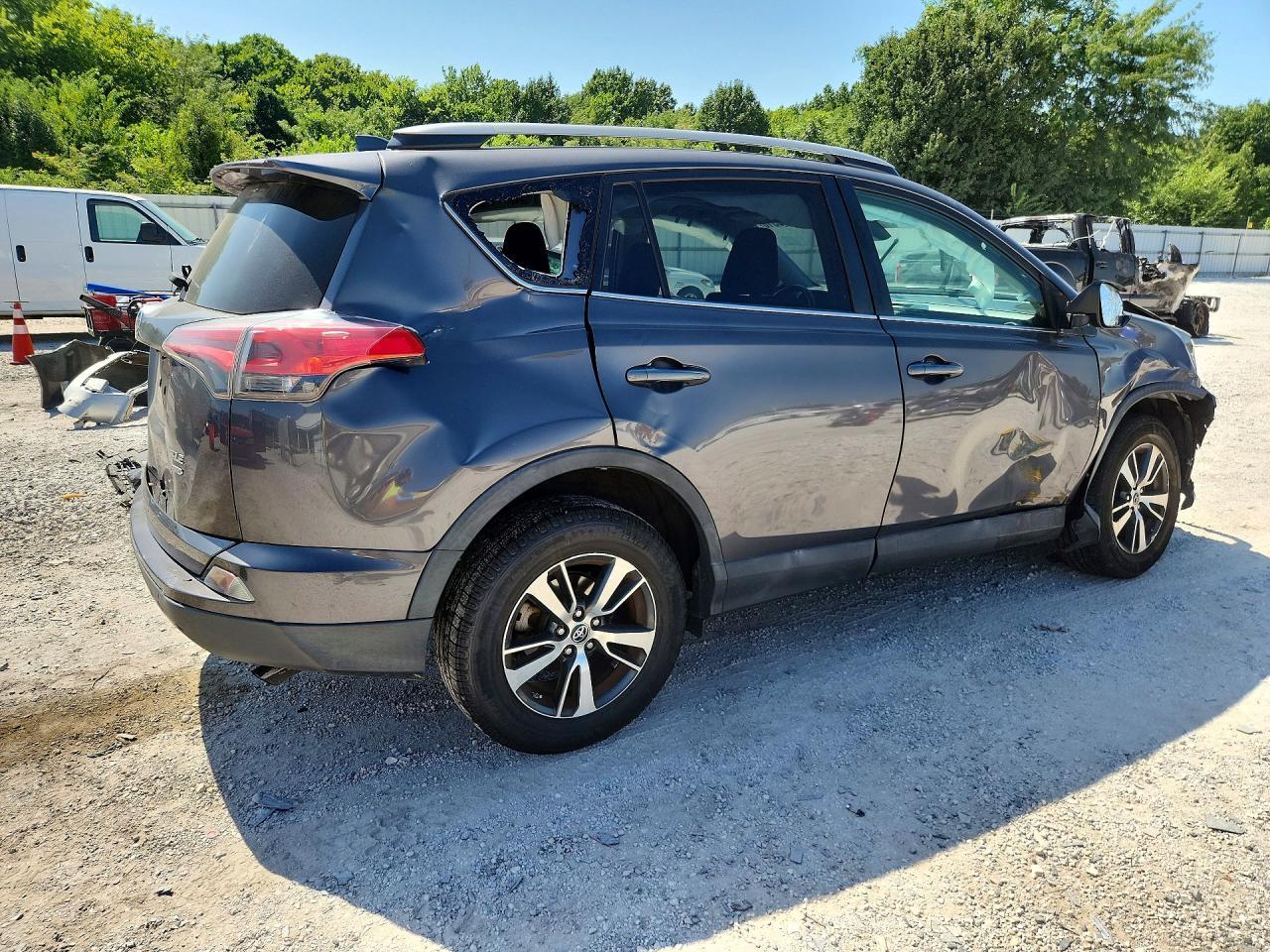 2018 Toyota Rav4 Xle - Фото 3