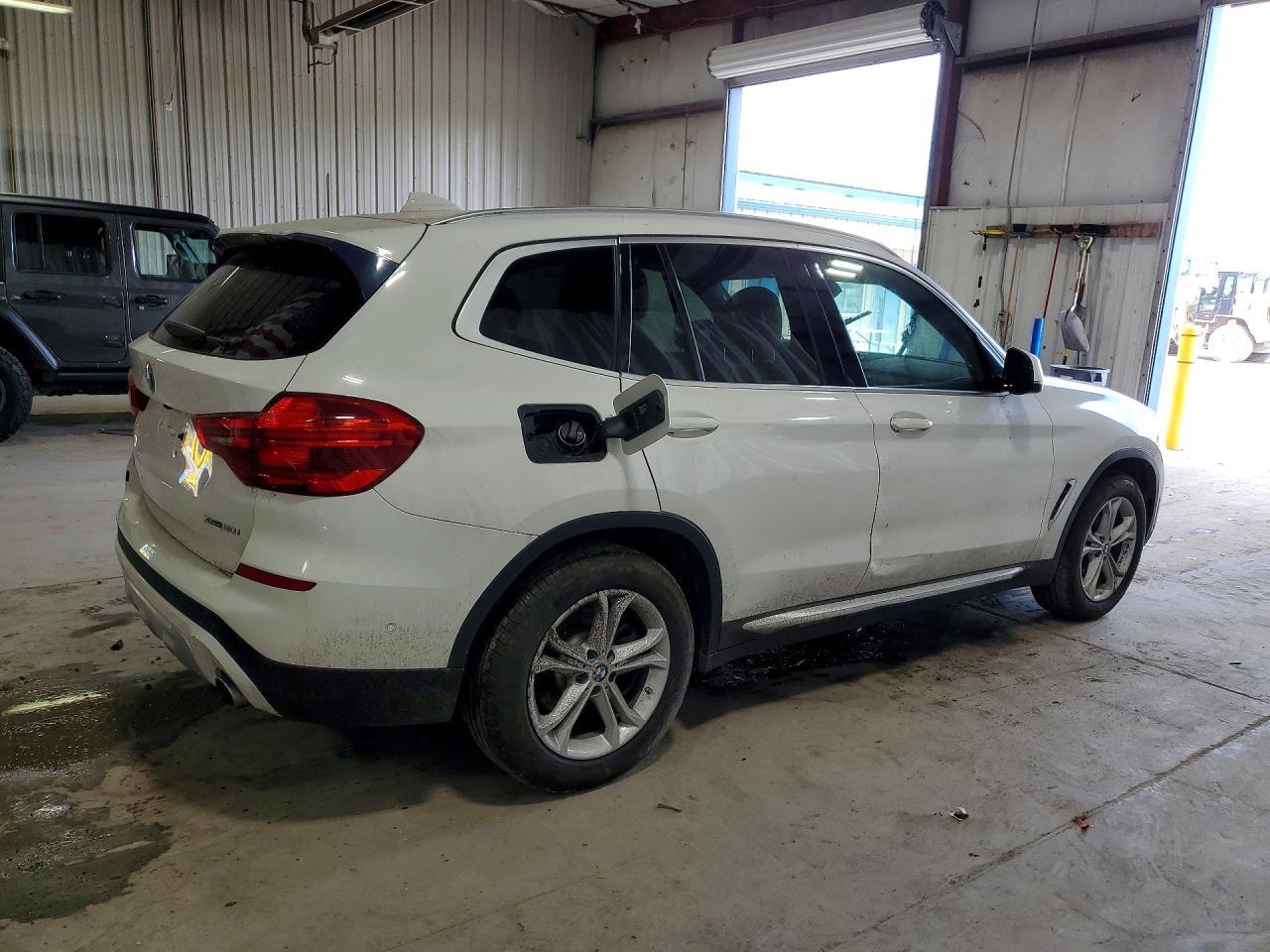 2018 BMW X3 xDrive30I - Фото 3