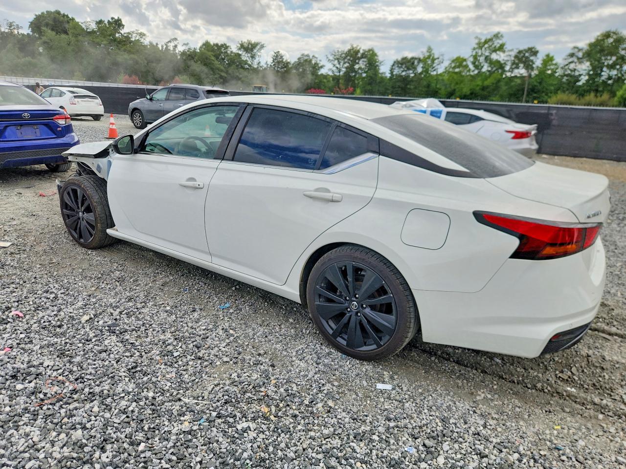 2022 Nissan Altima Sr - Фото 2