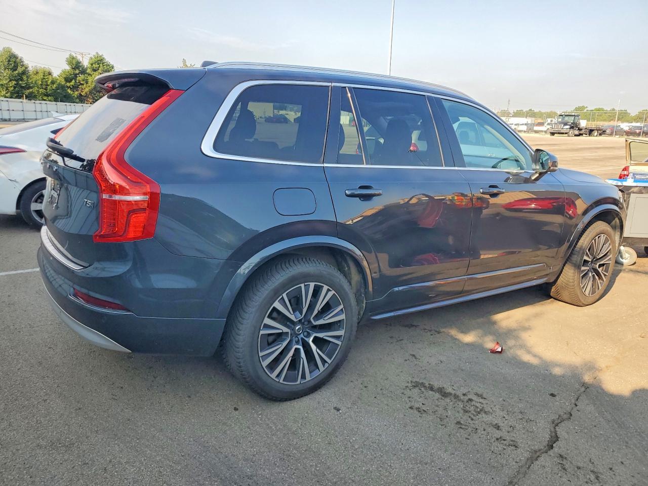 2022 Volvo Xc90 T5 Momentum - Фото 3