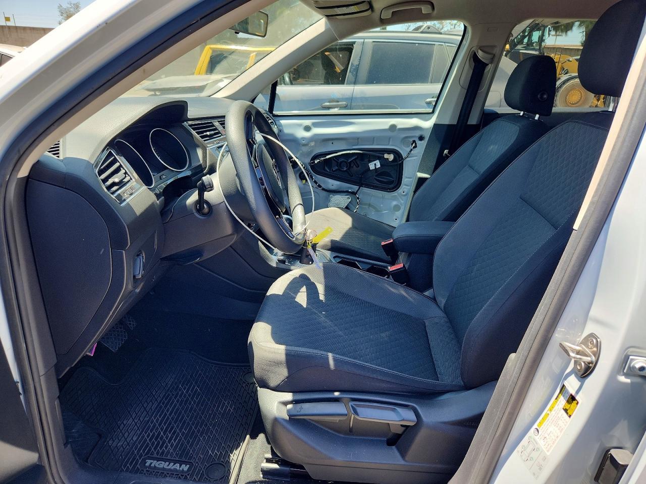 2018 Volkswagen Tiguan S - Фото 7