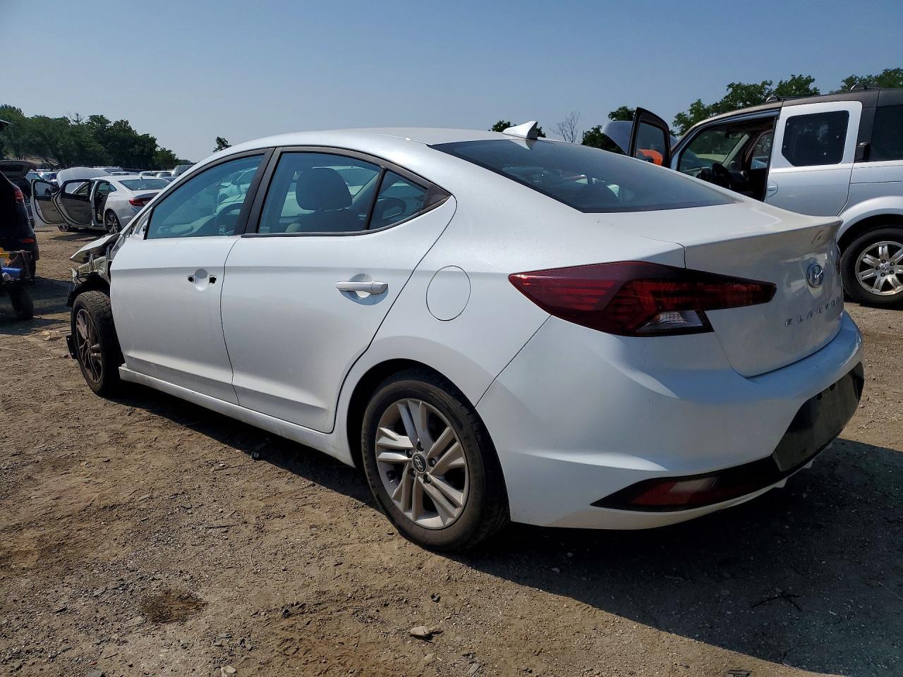 2019 Hyundai Elantra Sel - Фото 2