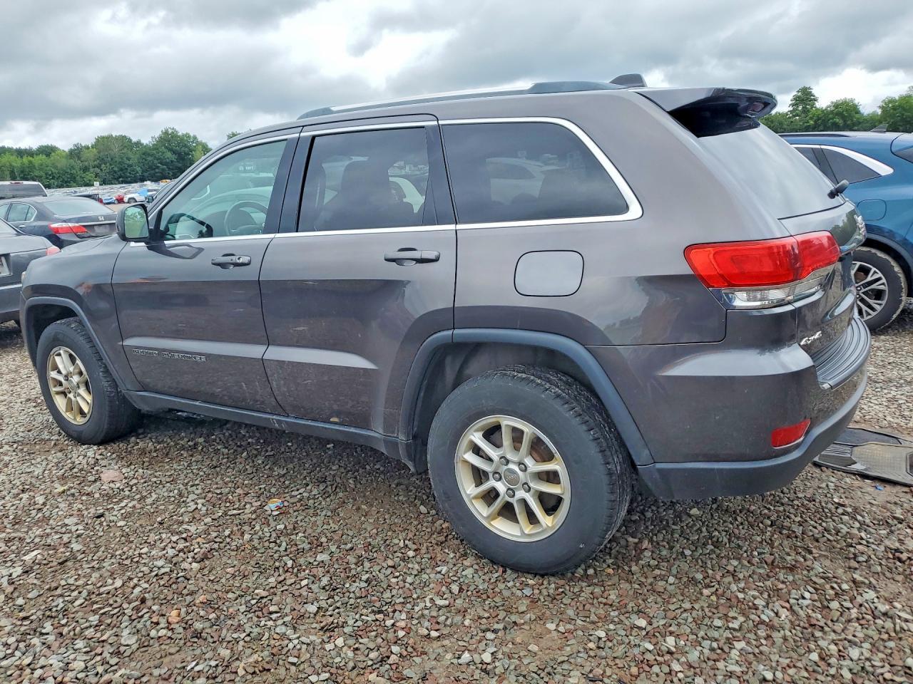 2019 Jeep Grand Cherokee Laredo - Image 2