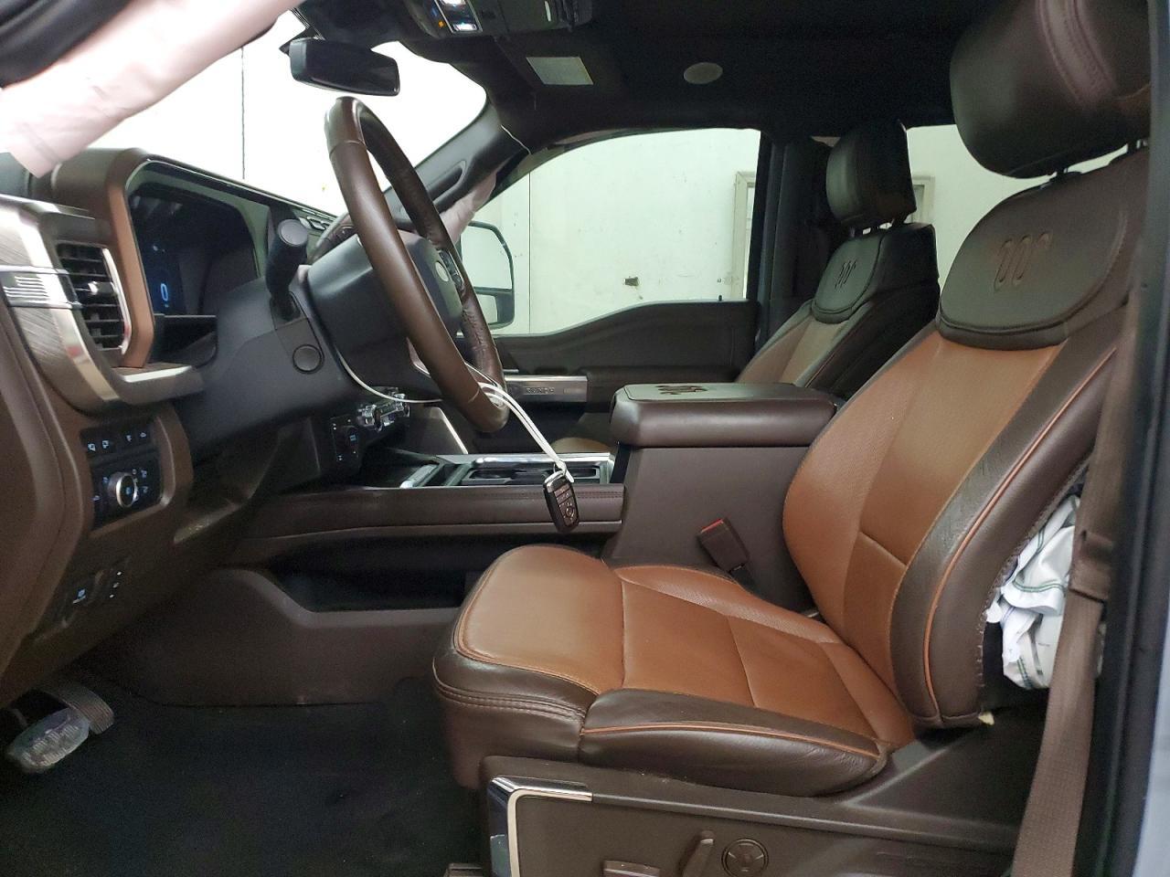 2024 Ford F250 Super Duty - Фото 7
