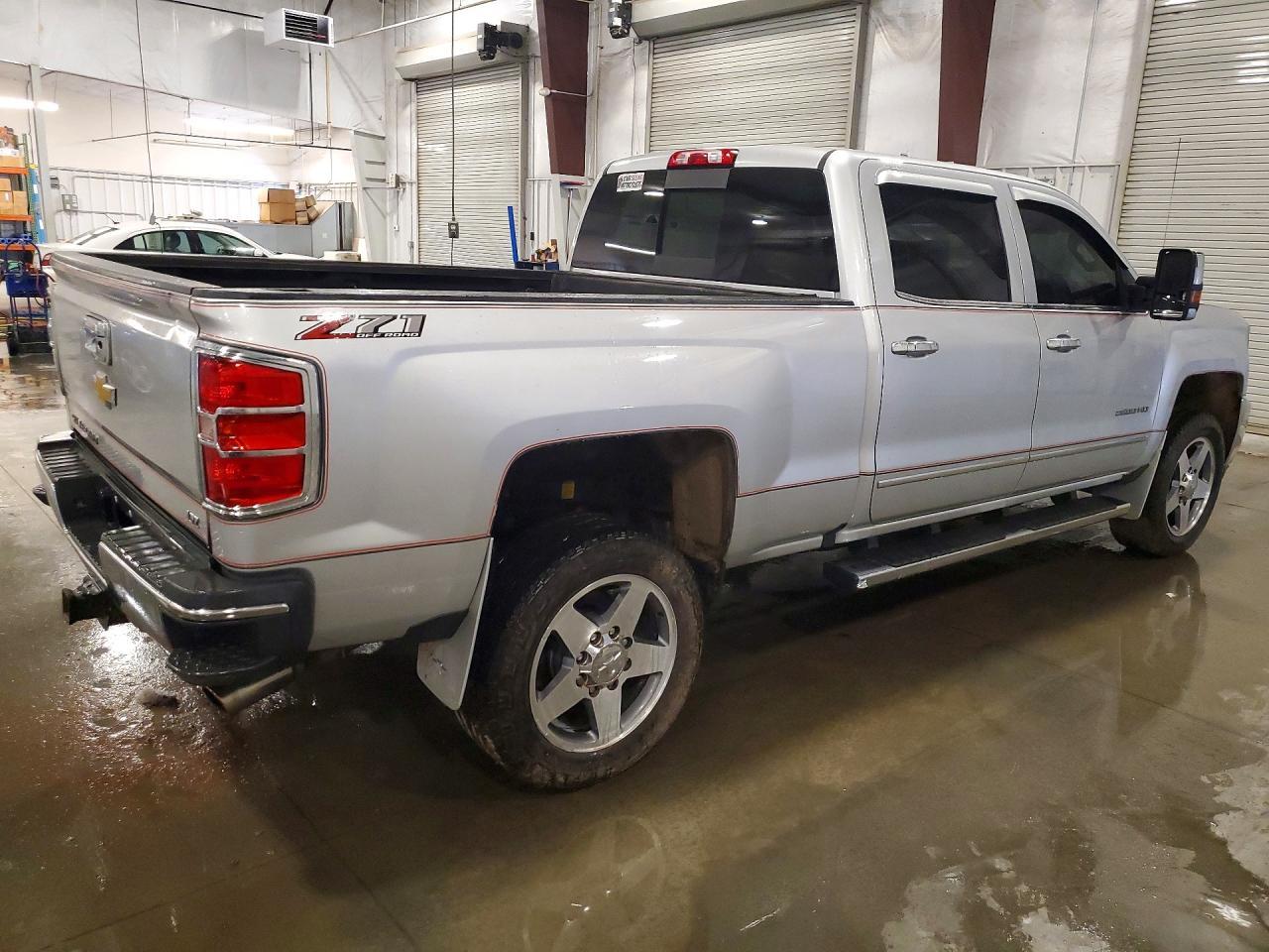 2019 Chevrolet Silverado K2500 Heavy Duty Ltz - Image 3