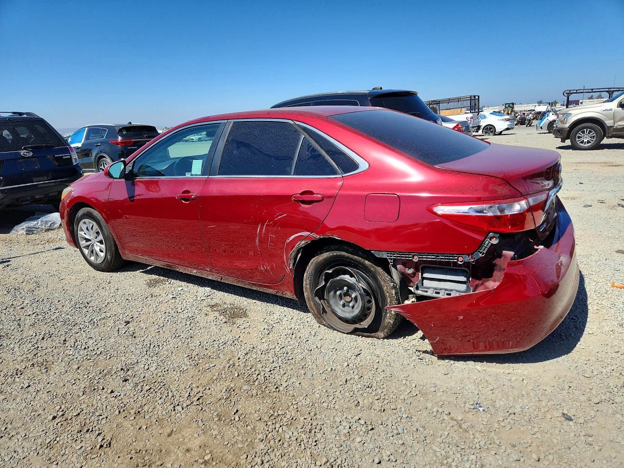 2017 Toyota Camry Le - Фото 2