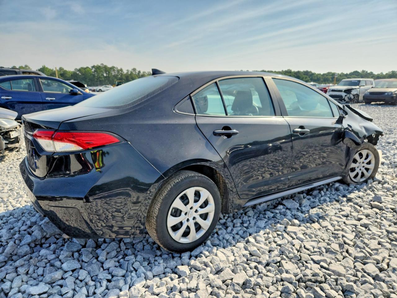 2025 Toyota Corolla Le - Фото 3