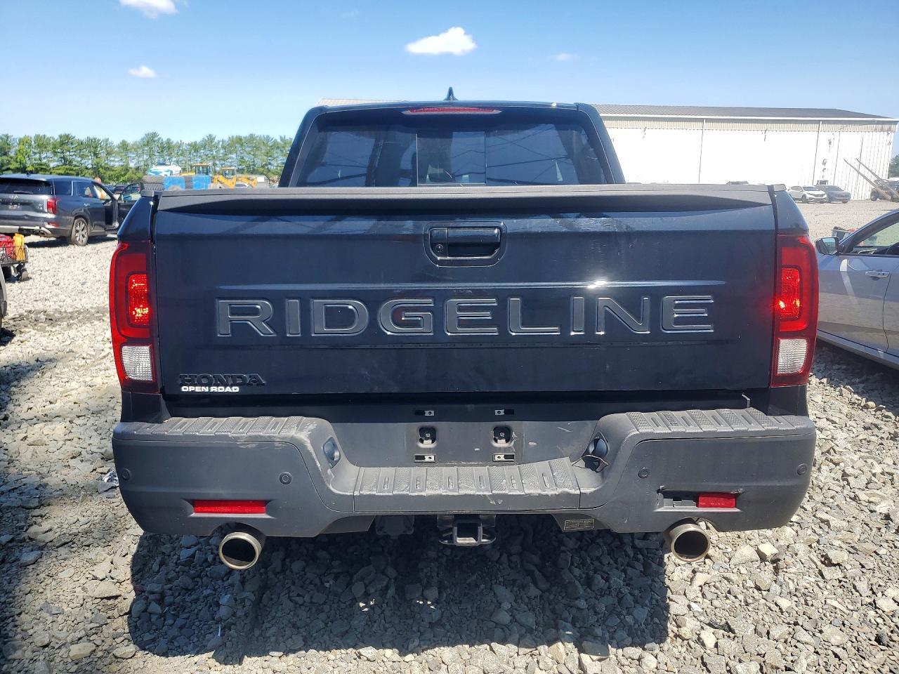 2024 Honda Ridgeline Black Edition - Image 6