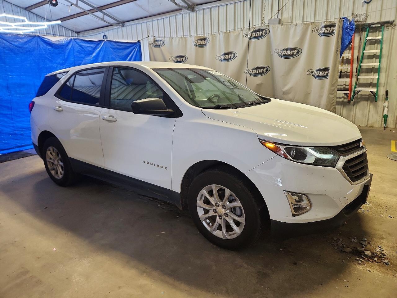 2020 Chevrolet Equinox Ls - Image 4
