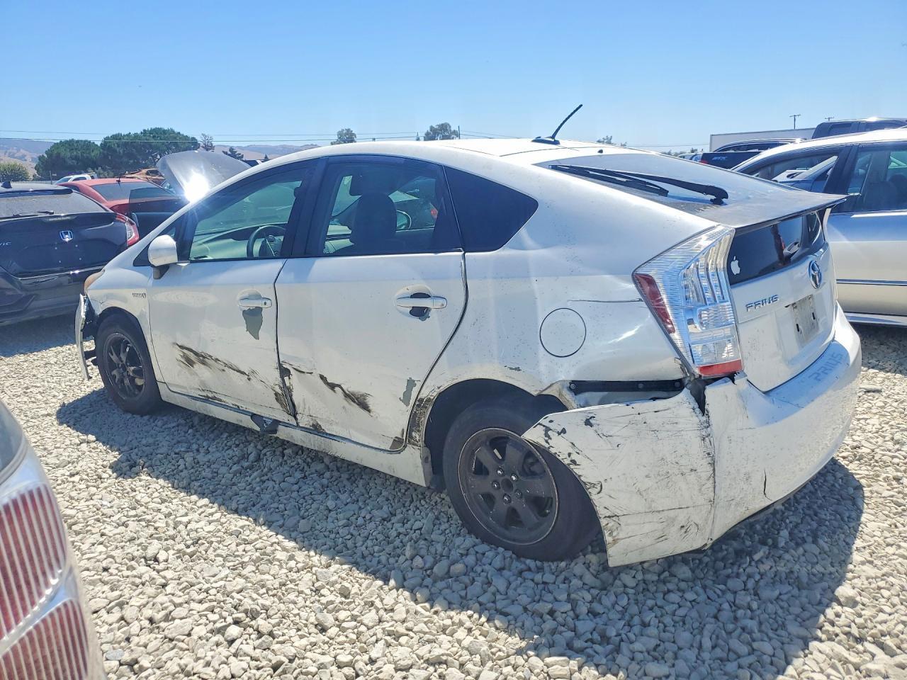 2011 Toyota Prius Three - Фото 2