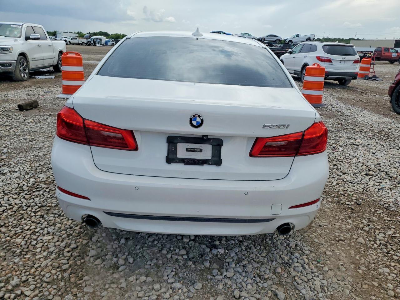 2017 BMW 530 I - Фото 6