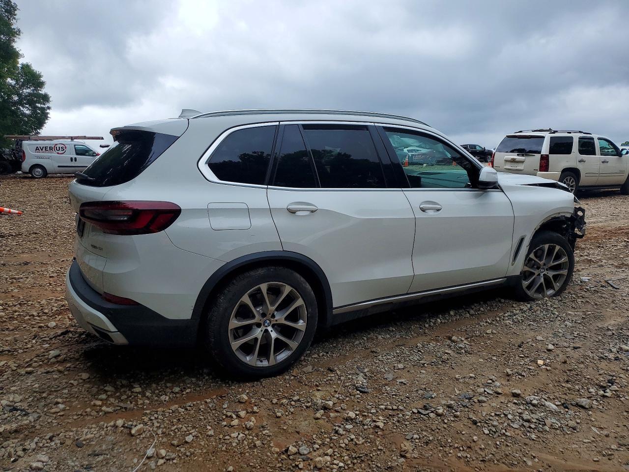 2021 BMW X5 Sdrive 40I - Фото 3