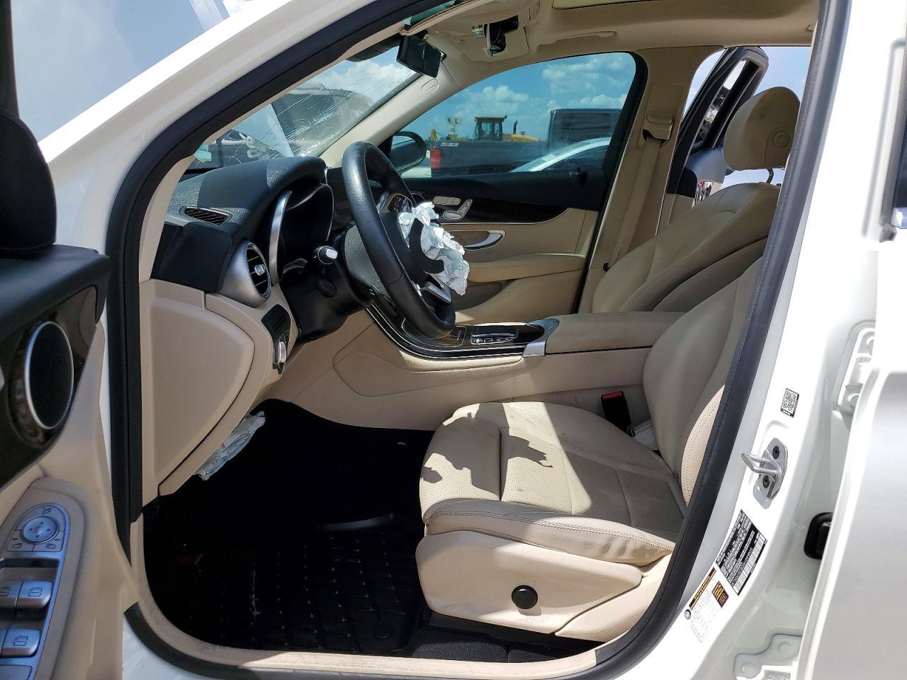 2022 Mercedes-Benz Glc 300 - Image 7