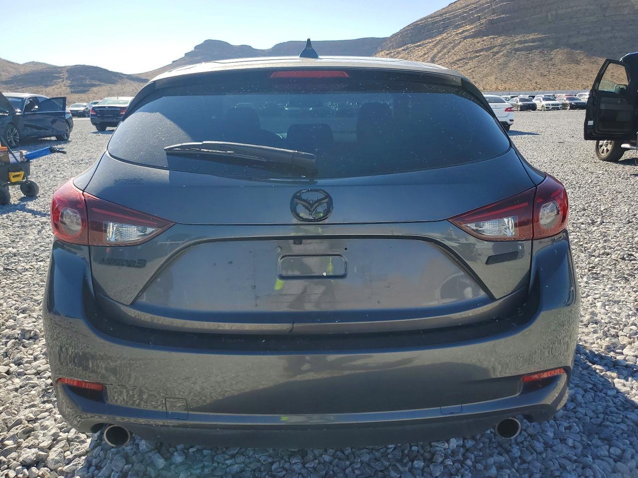2018 Mazda 3 - Image 6